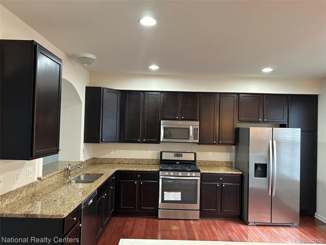 44681 Ellery Lane, Novi, MI 48377