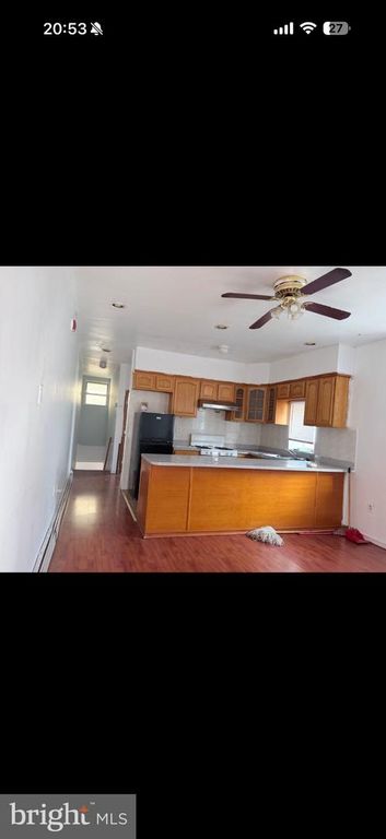 2215 S 8TH ST, Philadelphia, PA 19148 — exterior