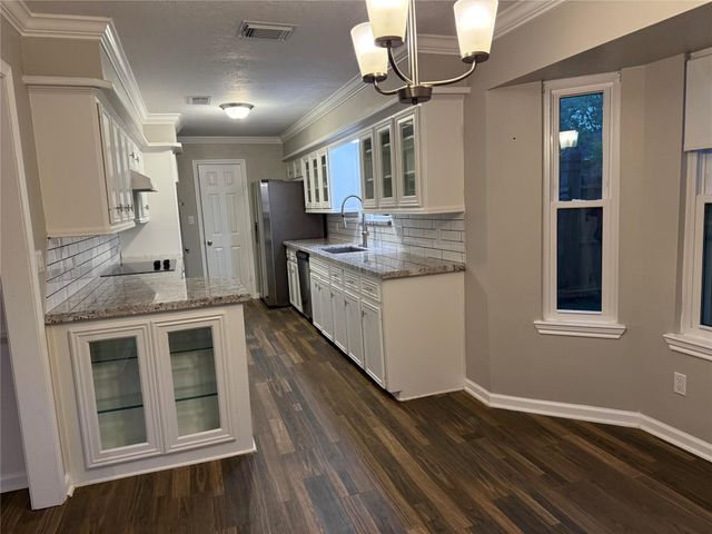 2234 Woodland Springs Street, Houston, TX 77077