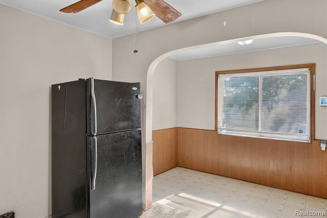 20930 Redmond Avenue, Eastpointe, MI 48021
