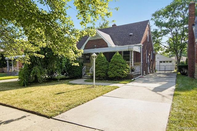 20930 Redmond Avenue, Eastpointe, MI 48021