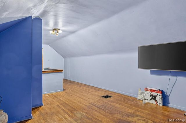 20930 Redmond Avenue, Eastpointe, MI 48021