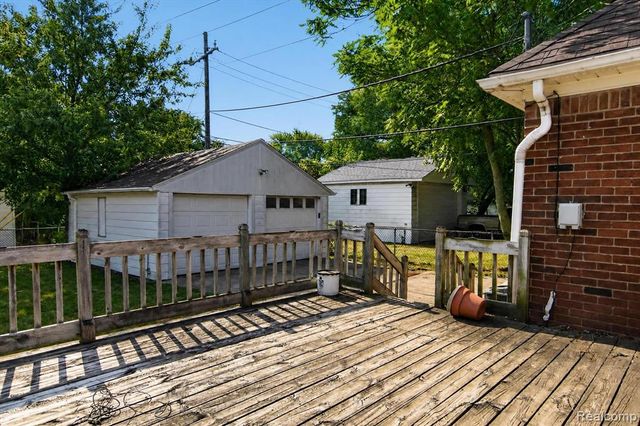20930 Redmond Avenue, Eastpointe, MI 48021