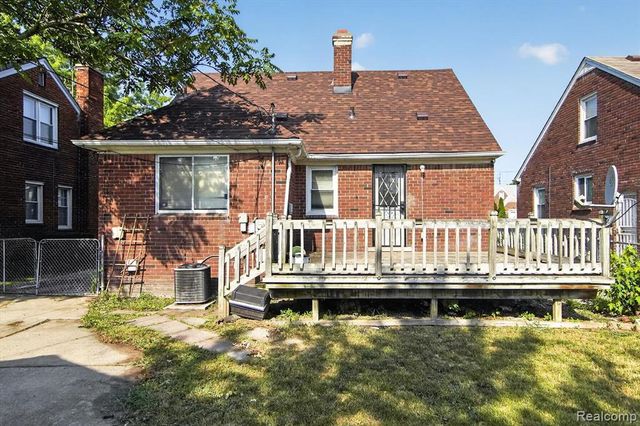 20930 Redmond Avenue, Eastpointe, MI 48021