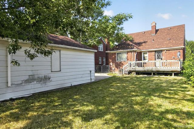 20930 Redmond Avenue, Eastpointe, MI 48021