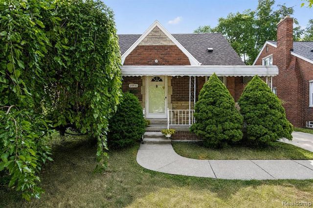 20930 Redmond Avenue, Eastpointe, MI 48021