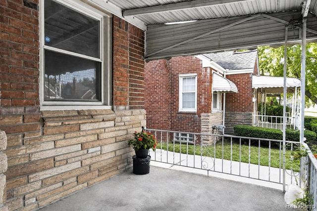 20930 Redmond Avenue, Eastpointe, MI 48021