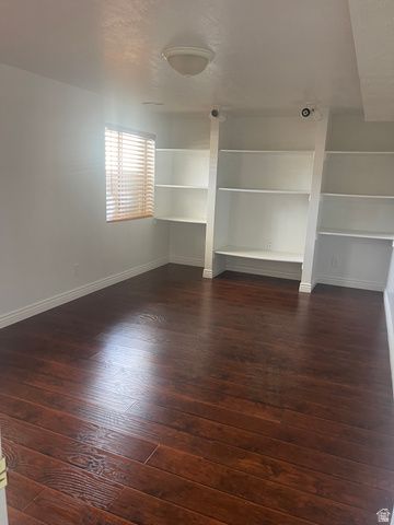 1895 W SIR TIMOTHY AVE, Salt Lake City, UT 84116