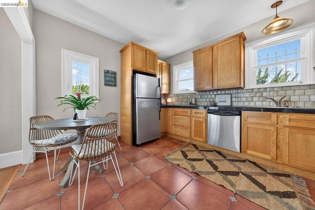 594 55Th St, Oakland, CA 94609