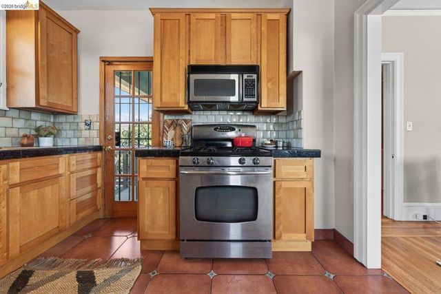 594 55Th St, Oakland, CA 94609