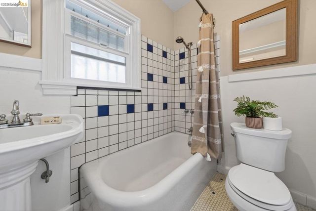 594 55Th St, Oakland, CA 94609