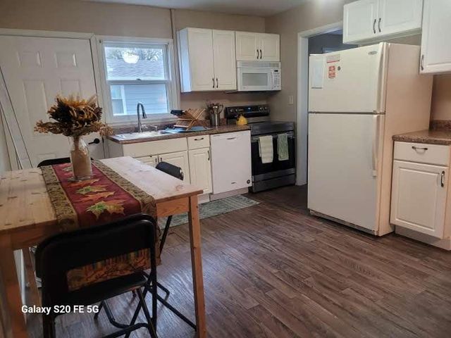 617 20th Street N, Moorhead, MN 56560