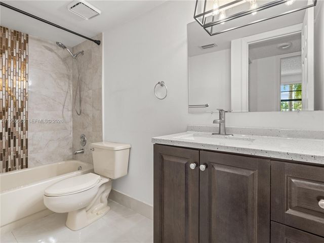 7547 Fairfax Dr 210, Tamarac, FL 33321