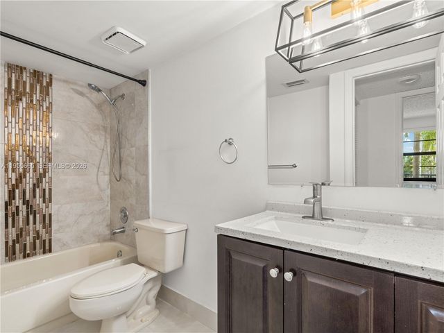 7547 Fairfax Dr 210, Tamarac, FL 33321