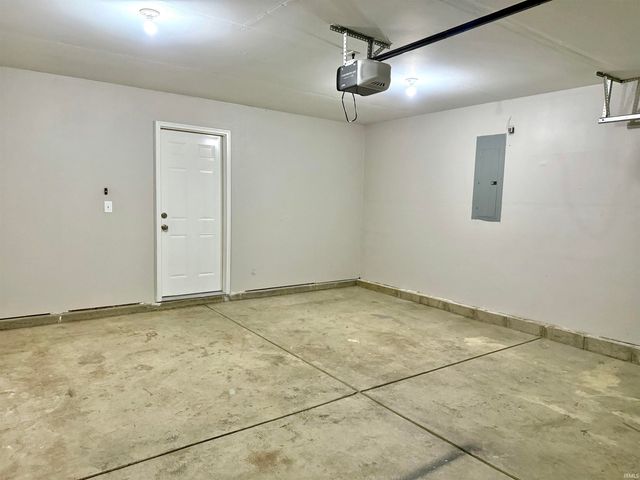 1611 Ashley Drive, Lebanon, IN 46052
