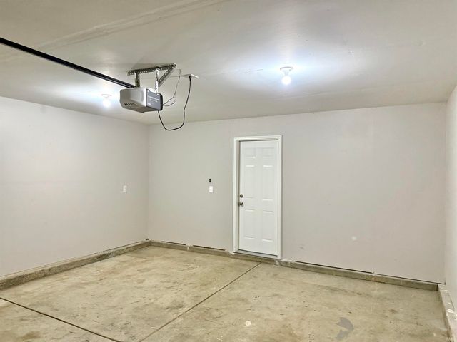 1611 Ashley Drive, Lebanon, IN 46052