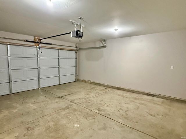 1611 Ashley Drive, Lebanon, IN 46052