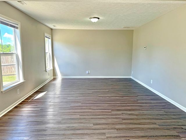 1611 Ashley Drive, Lebanon, IN 46052