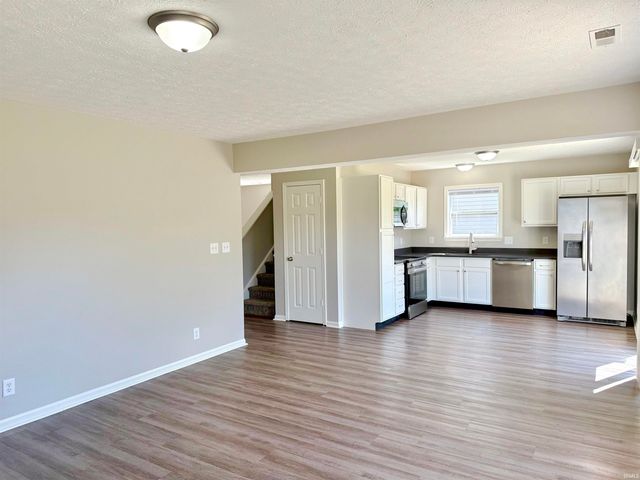 1611 Ashley Drive, Lebanon, IN 46052