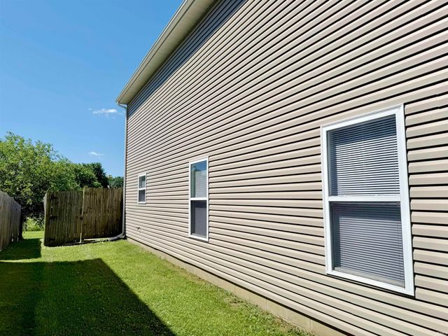 1611 Ashley Drive, Lebanon, IN 46052