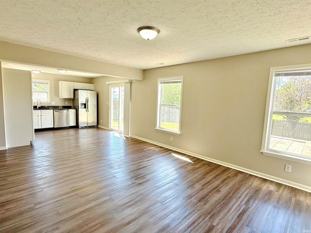 1611 Ashley Drive, Lebanon, IN 46052