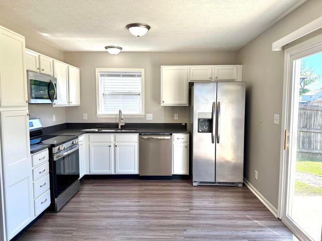 1611 Ashley Drive, Lebanon, IN 46052