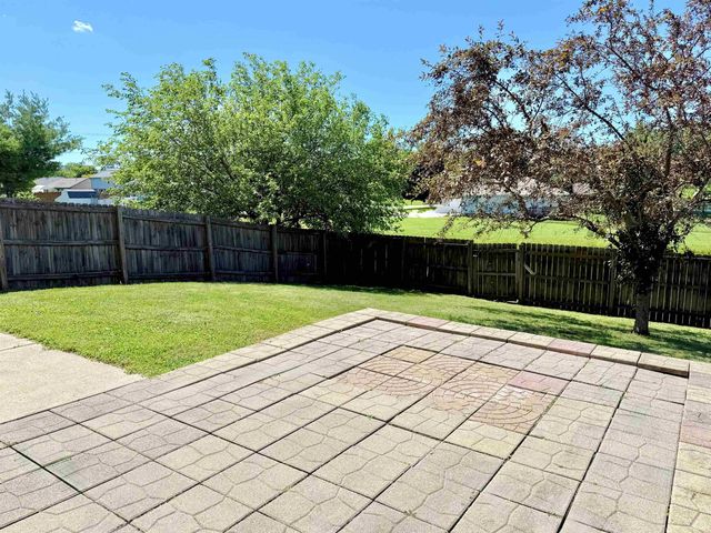 1611 Ashley Drive, Lebanon, IN 46052