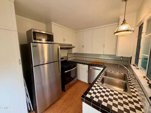 4321 Finley Avenue, Los Angeles, CA 90027