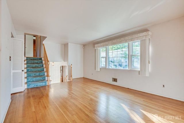 31 Rieder Road, Edison, NJ 08817