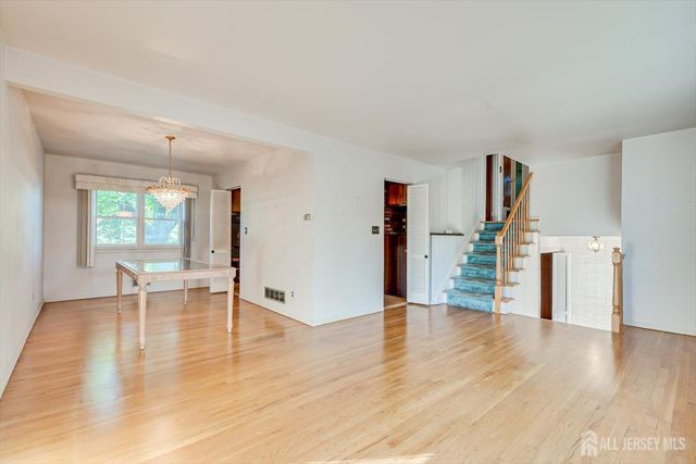 31 Rieder Road, Edison, NJ 08817
