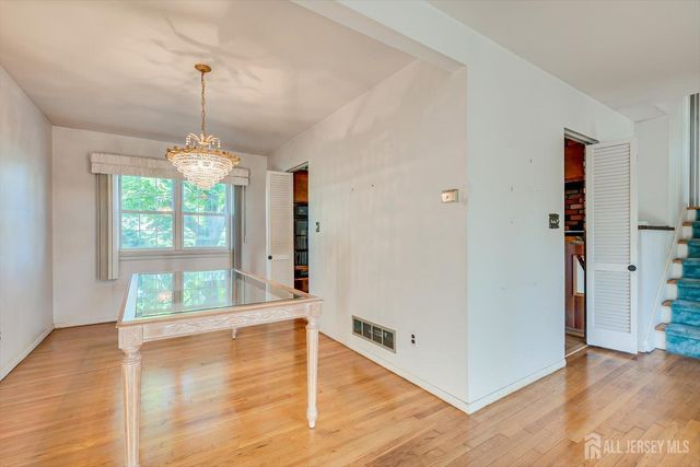 31 Rieder Road, Edison, NJ 08817
