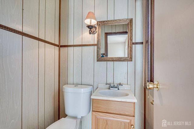 31 Rieder Road, Edison, NJ 08817