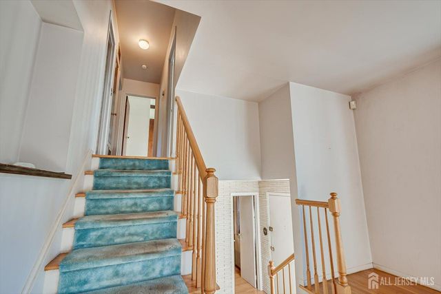 31 Rieder Road, Edison, NJ 08817
