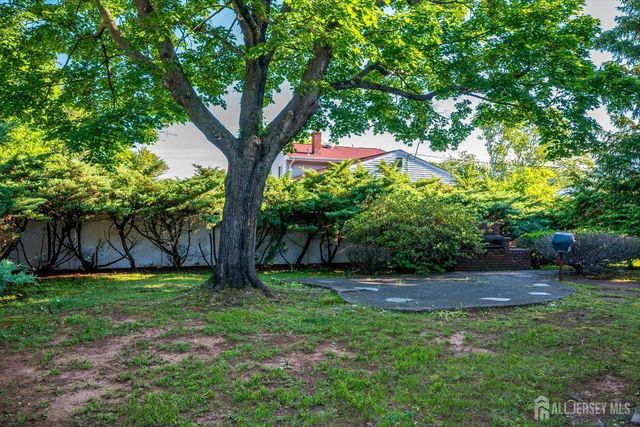 31 Rieder Road, Edison, NJ 08817