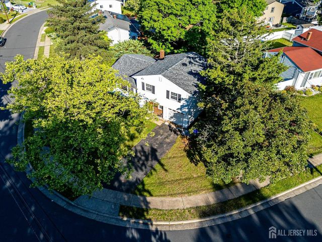 31 Rieder Road, Edison, NJ 08817