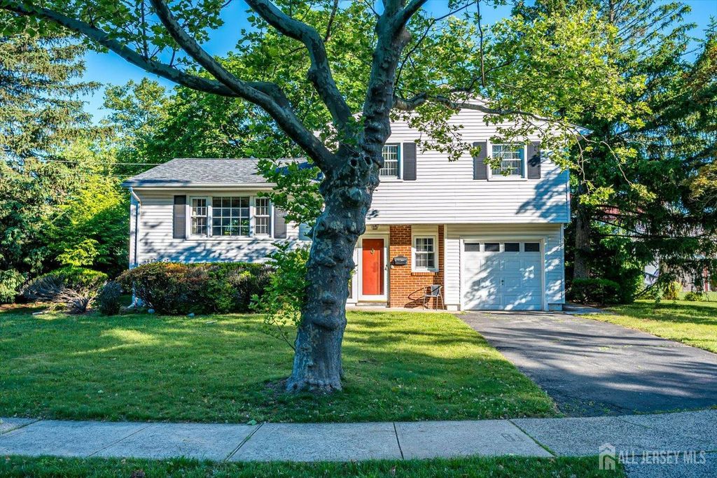 31 Rieder Road, Edison, NJ 08817