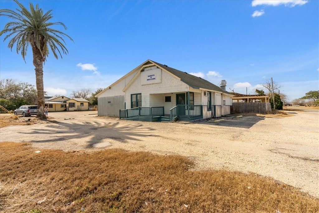 3063 Main St, Ingleside, TX 78362 — exterior