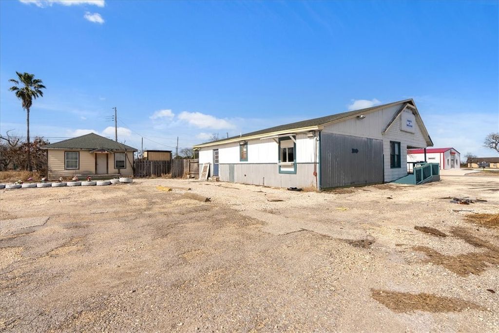 3063 Main St, Ingleside, TX 78362 — photo 2