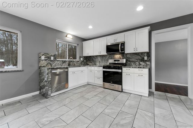 13515 Lenmoore Road, Van Buren Charter Township, MI 48111