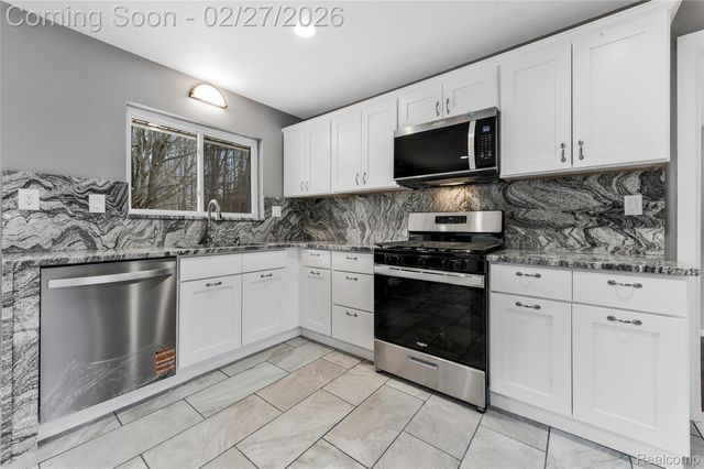 13515 Lenmoore Road, Van Buren Charter Township, MI 48111