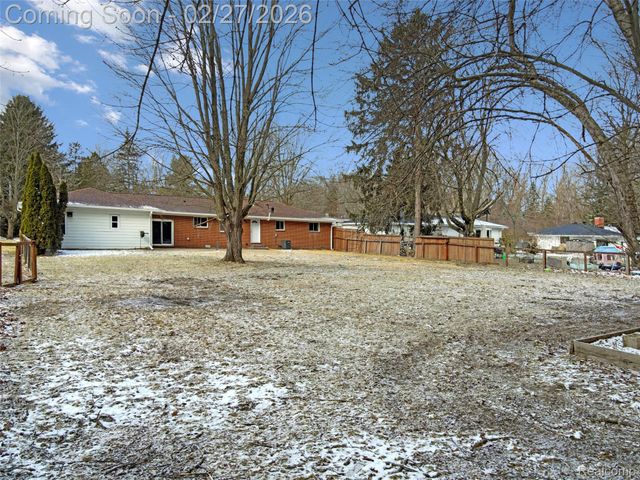 13515 Lenmoore Road, Van Buren Charter Township, MI 48111