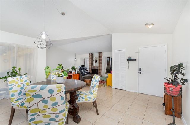 5031 NASSAU CIRCLE 8, Orlando, FL 32808