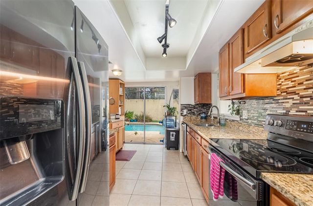 5031 NASSAU CIRCLE 8, Orlando, FL 32808