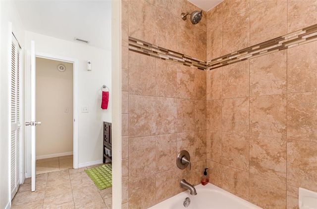 5031 NASSAU CIRCLE 8, Orlando, FL 32808