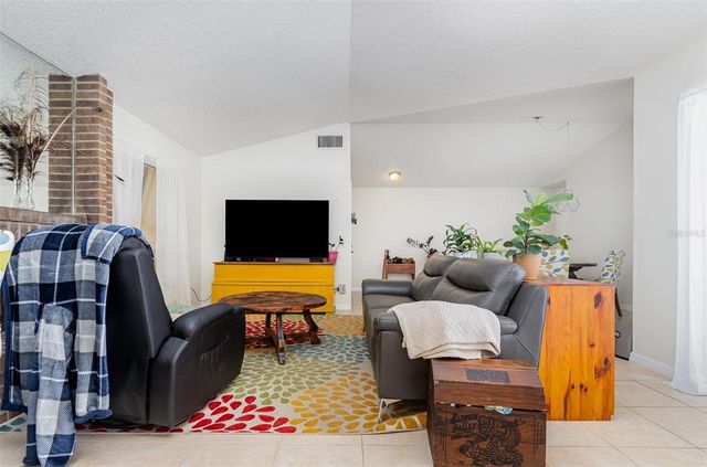5031 NASSAU CIRCLE 8, Orlando, FL 32808
