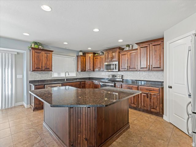 1240 S 1575 W, Syracuse, UT 84075