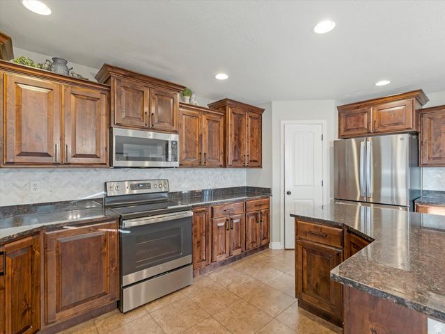 1240 S 1575 W, Syracuse, UT 84075