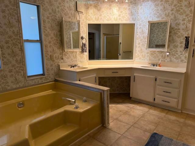 2130 Sunset Drive 70, Vista, CA 92081