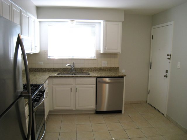 920 S Mckinley Avenue 2A, Arlington Heights, IL 60005