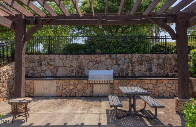 105 Coventry Lane, Chapel Hill, NC 27516